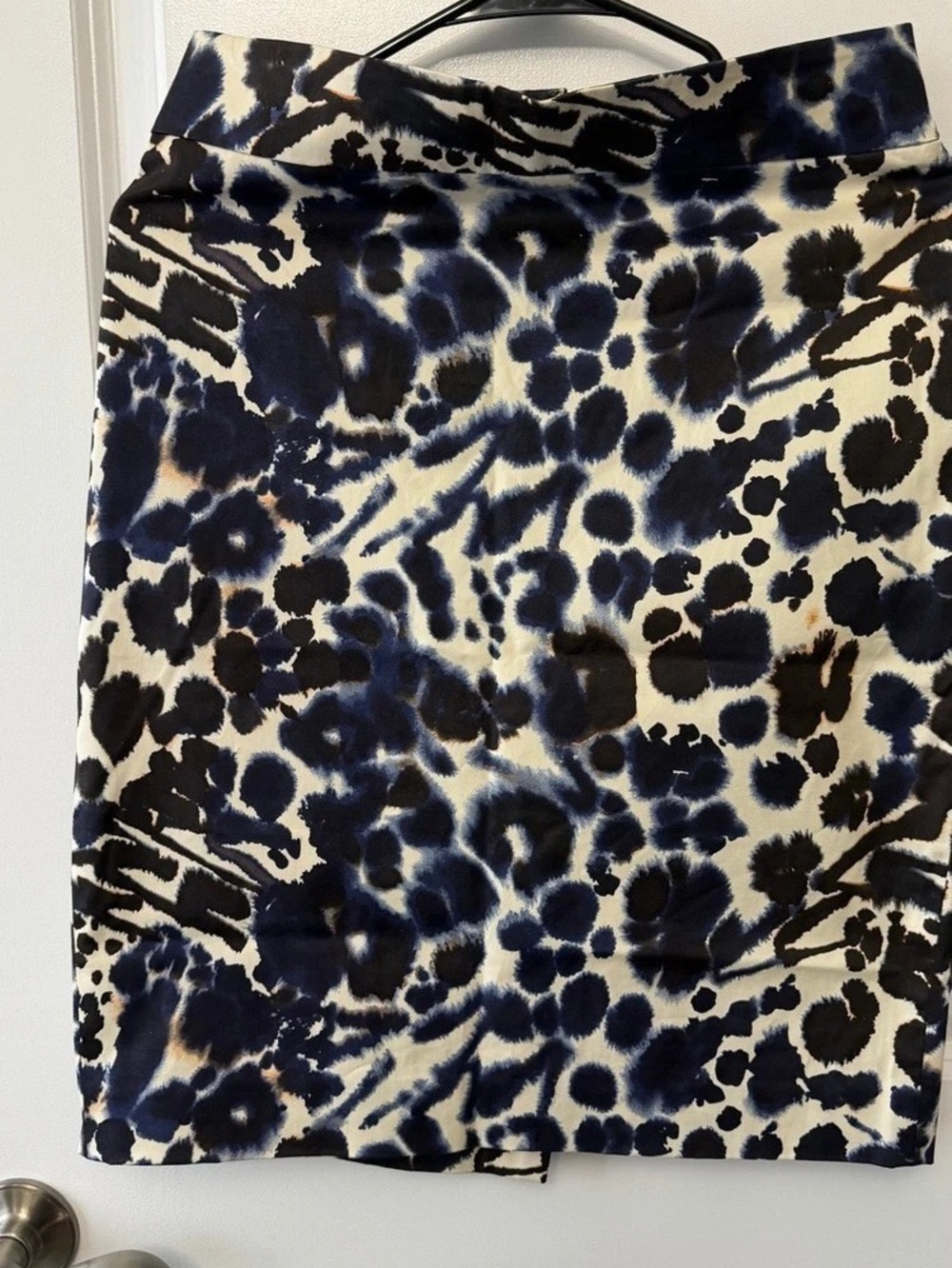 Ann Taylor Floral Pencil Skirt in Blue & White Size 6 Like New